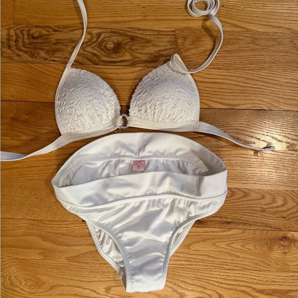 VENUS White Bikini Top